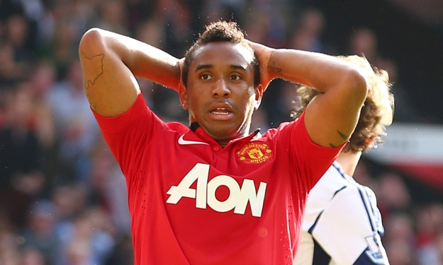 Manchester United's Anderson has joined Fiorentina on loan.